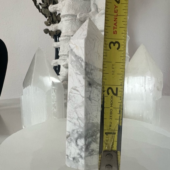 Howlite point tower - Picture 3 of 4